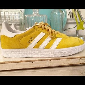 Adidas Originals Gazelle women’s size 6 yellow